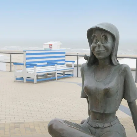 In Ostend Near Seafront, Cleaning Included * Миделкерк